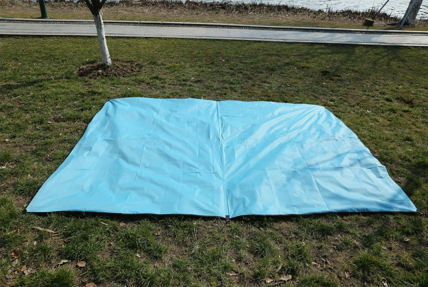 Outdoor Waterproof Camping Tent Footprint Groundsheet Blanket Mat for Outdoor Picnic Camping Mat Beach Tent Awning Sleeping Pads (82.7 118.1)